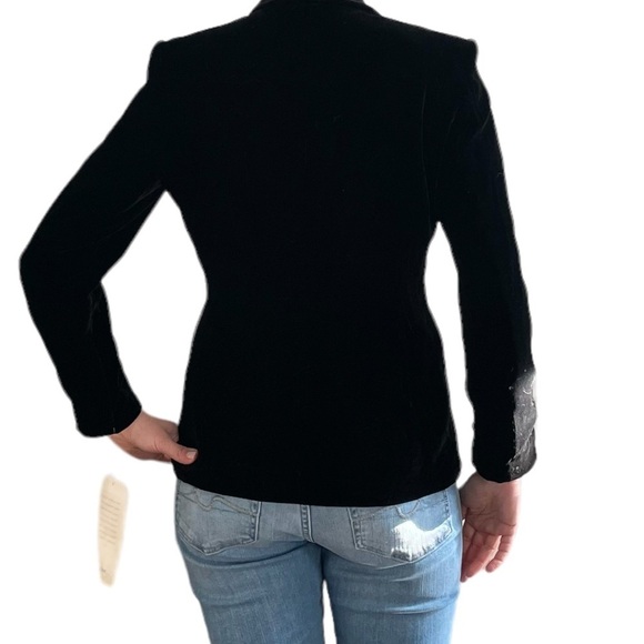 Bloomingdale’s Black Velvet Tuxedo Jacket - Picture 4 of 14
